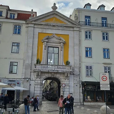 Rossio Vista Castelo, Santa Justa E Carmo *